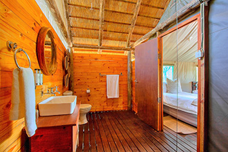 Shindzela Tented Safari Camp en suite bathroom Shindzela Tented Safari Camp