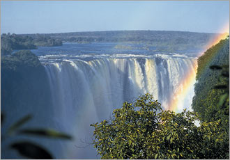 Experience the magnificent Victoria Falls Experience the magnificent Victoria Falls